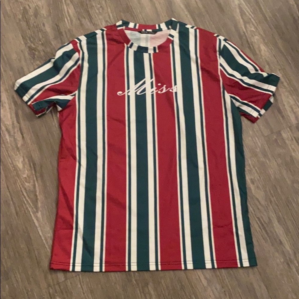 Tee
